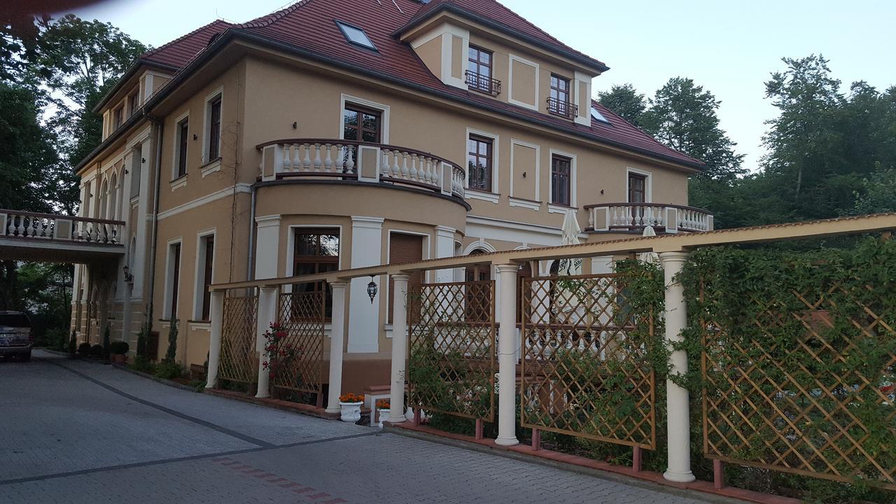Palac Ogrodowa Tarnowskie Góry Exteriér fotografie