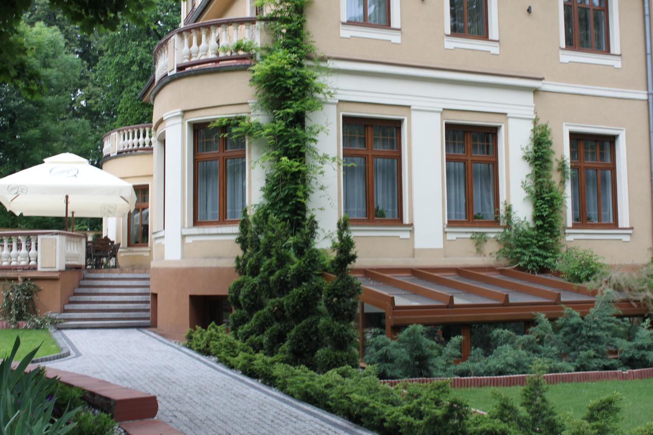Palac Ogrodowa Tarnowskie Góry Exteriér fotografie