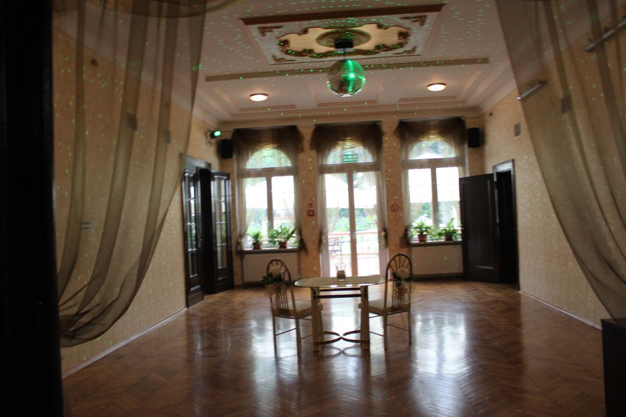 Palac Ogrodowa Tarnowskie Góry Exteriér fotografie