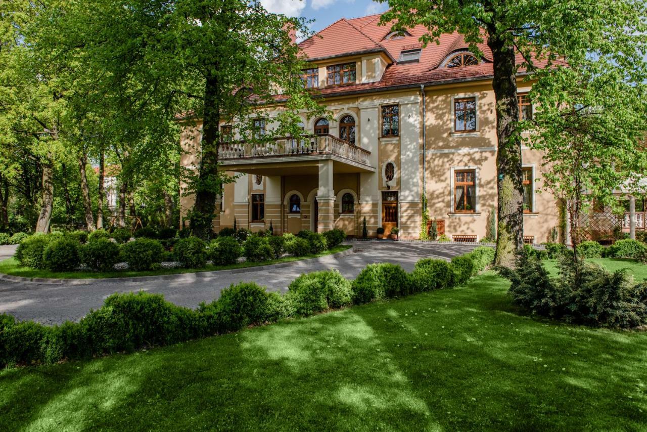 Palac Ogrodowa Tarnowskie Góry Exteriér fotografie